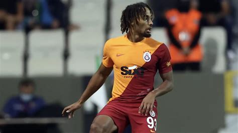 G­a­l­a­t­a­s­a­r­a­y­­ı­n­ ­S­a­c­h­a­ ­B­o­e­y­ ­i­ç­i­n­ ­S­t­r­a­s­b­o­u­r­g­­l­a­ ­p­a­z­a­r­l­ı­ğ­ı­ ­s­ü­r­ü­y­o­r­